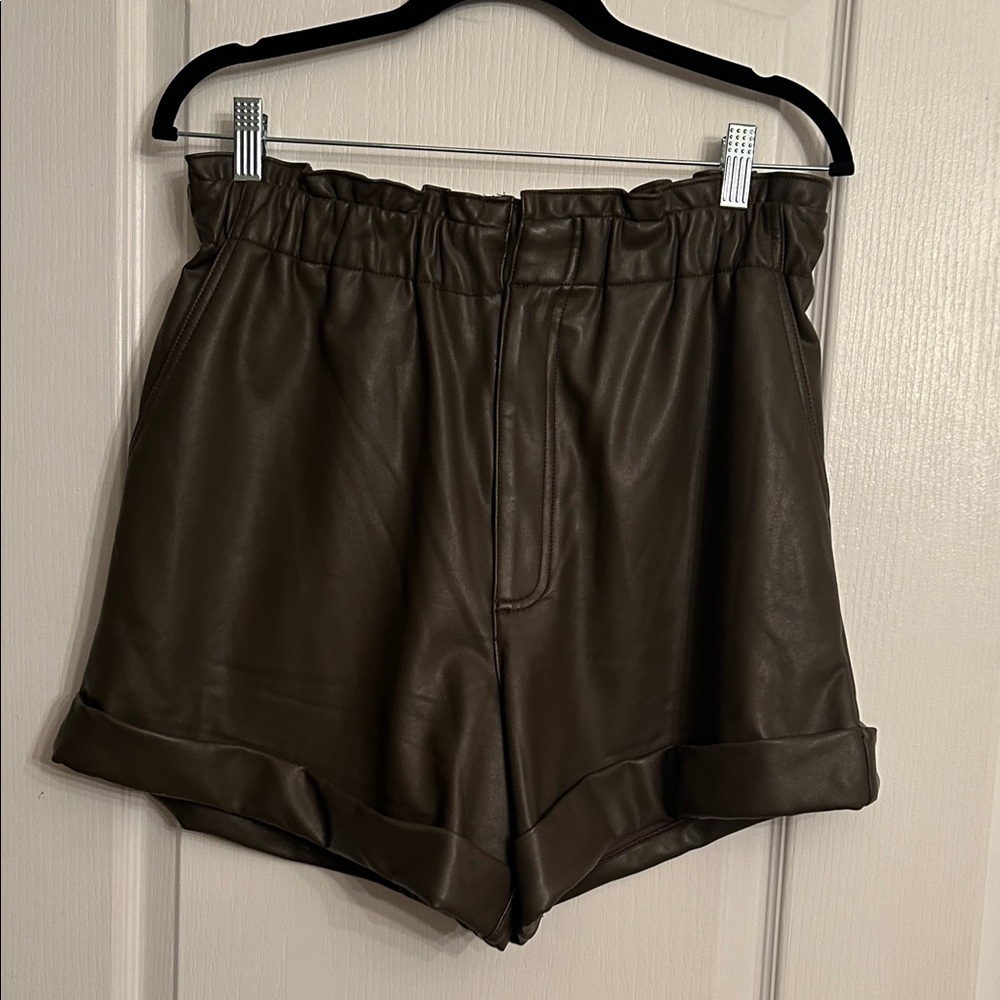 Abercrombie & Fitch Faux Leather Shorts in Dark Khaki Brown